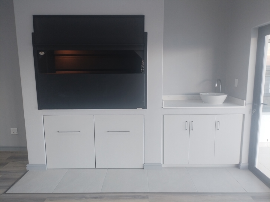 4 Bedroom Property for Sale in Tafelzicht Western Cape